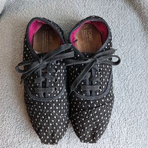 TOMS polkadot shoes